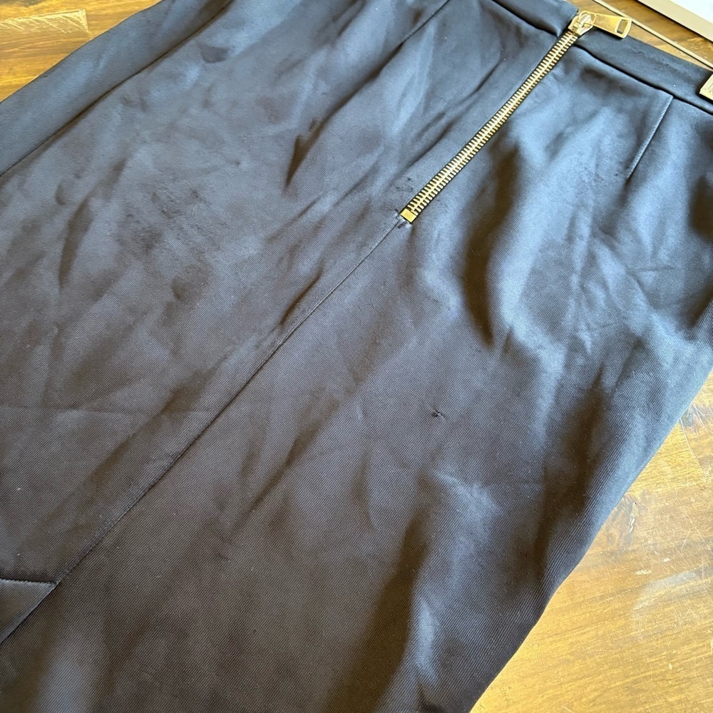 Givenchy Designer Black Pencil Skirt Sexy Sleek Runway Flawed Size 38 Gold Zip - Picture 3 of 13